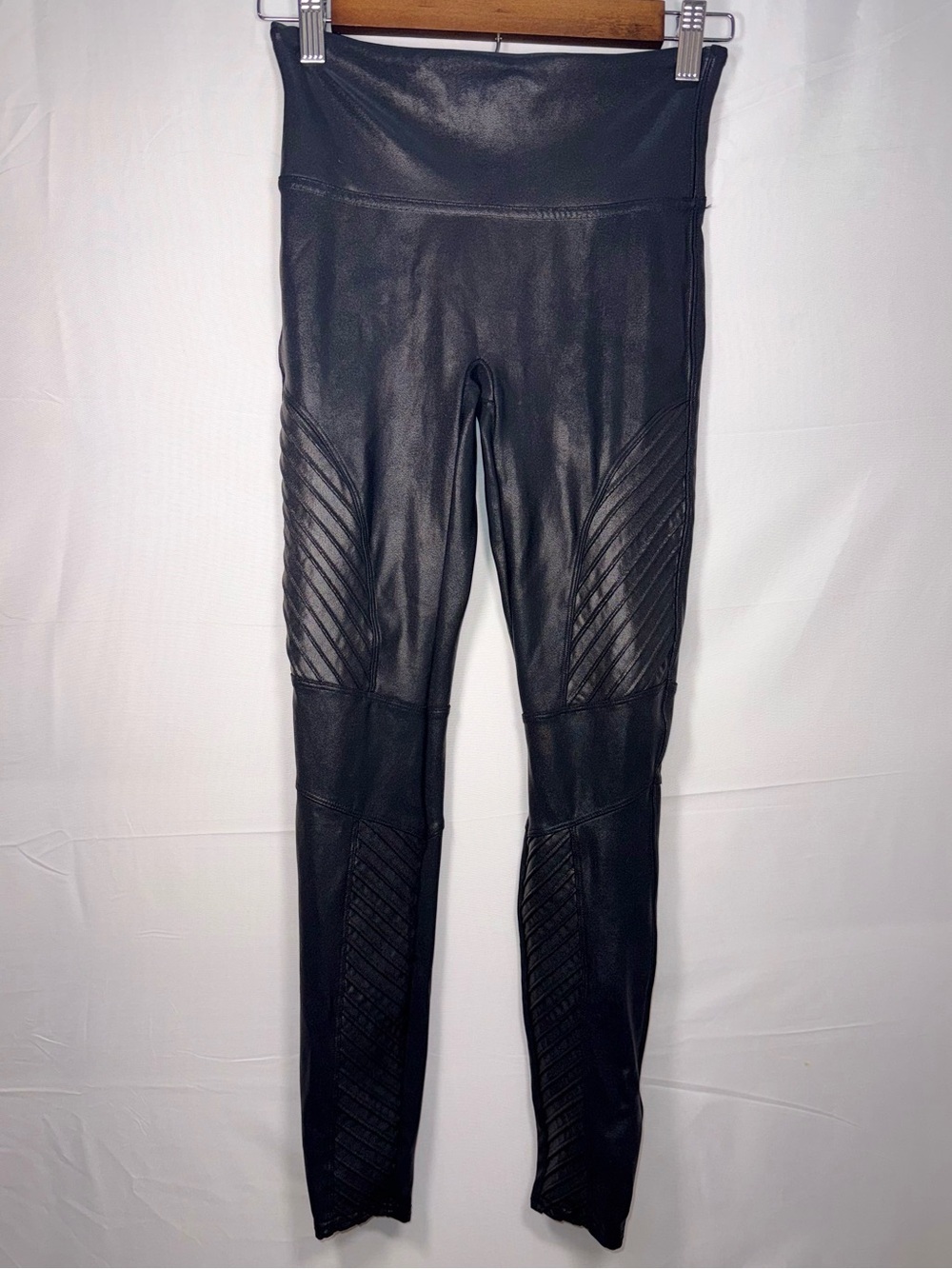 SPANX Women Faux Leather metalic textures high rise ankle leggings size Small